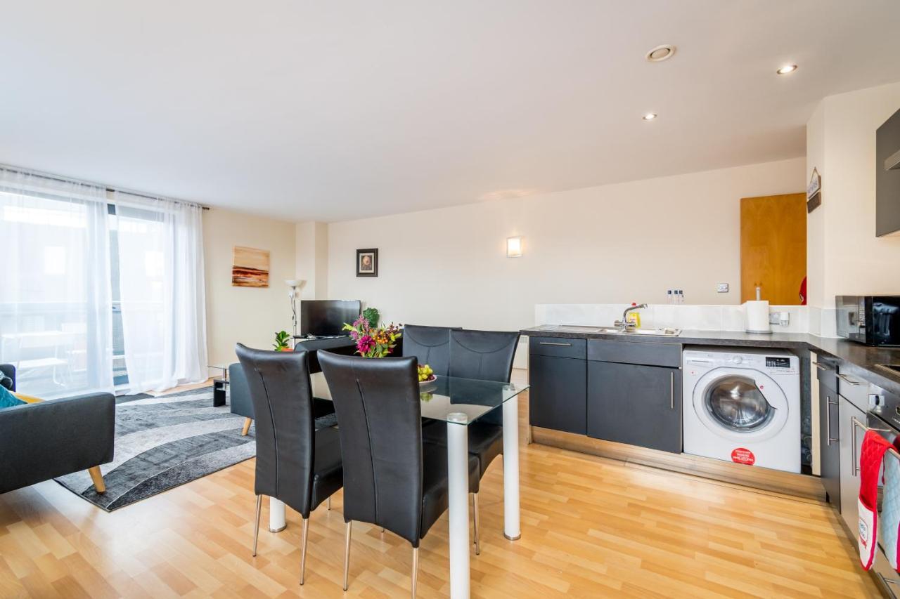 Spacious City 2 Bed, 2 Bath, Free Parking & Wifi Sheffield Buitenkant foto