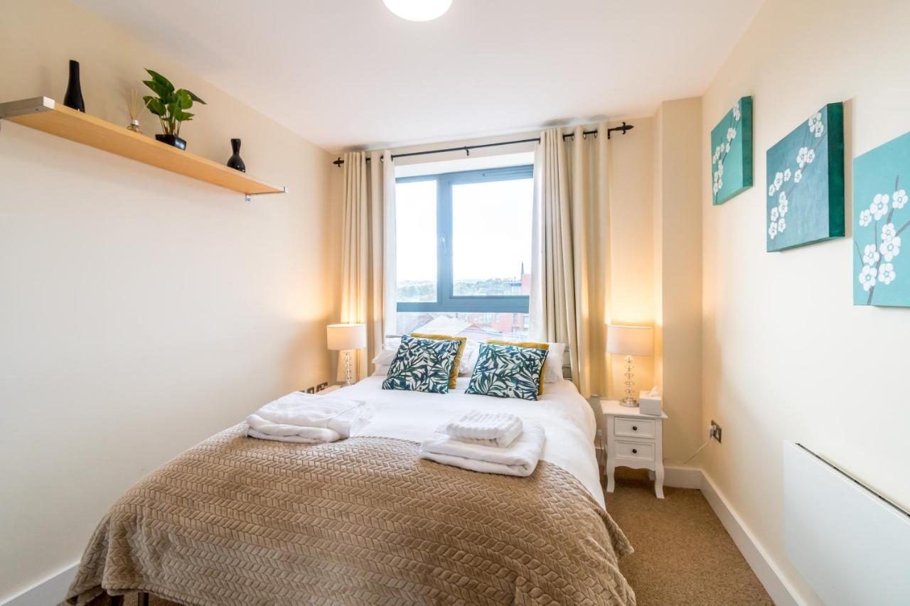 Spacious City 2 Bed, 2 Bath, Free Parking & Wifi Sheffield Buitenkant foto