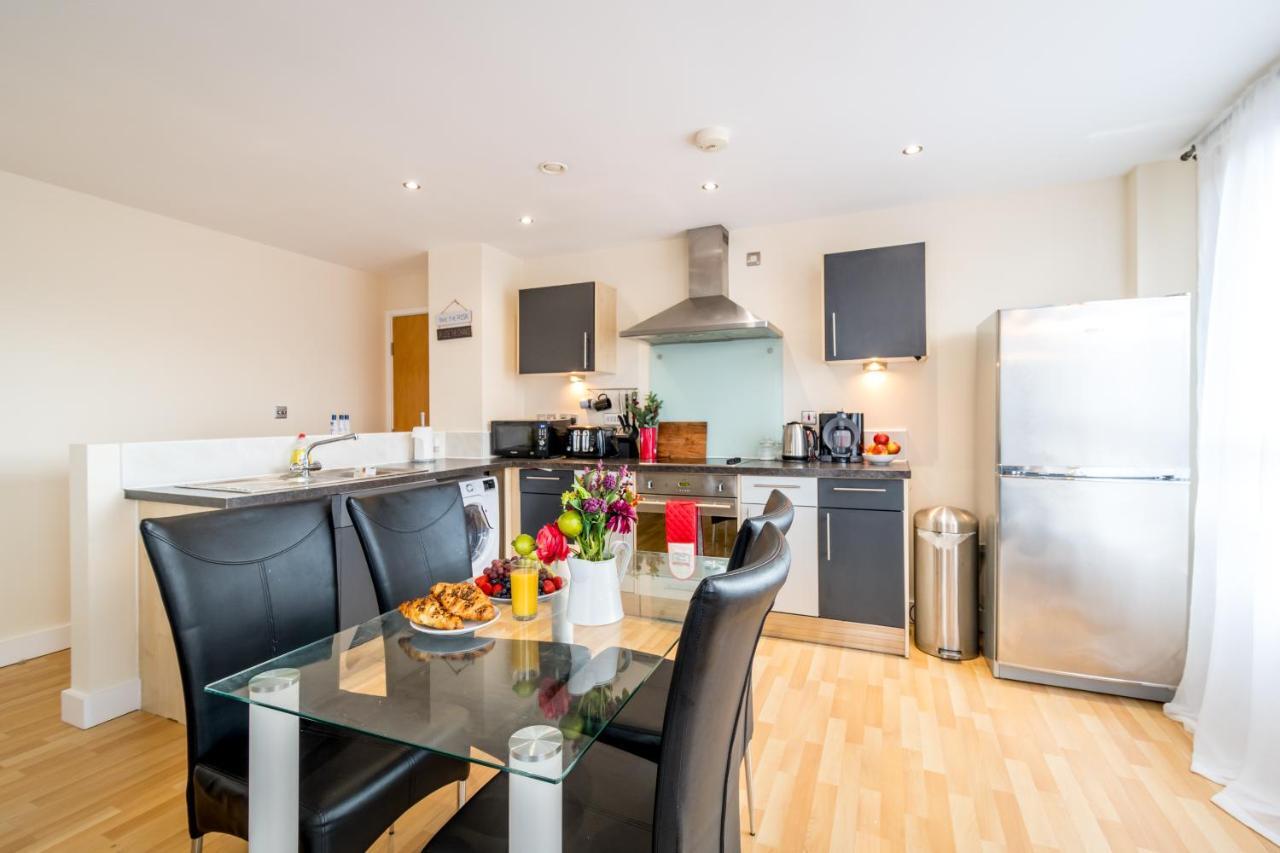 Spacious City 2 Bed, 2 Bath, Free Parking & Wifi Sheffield Buitenkant foto