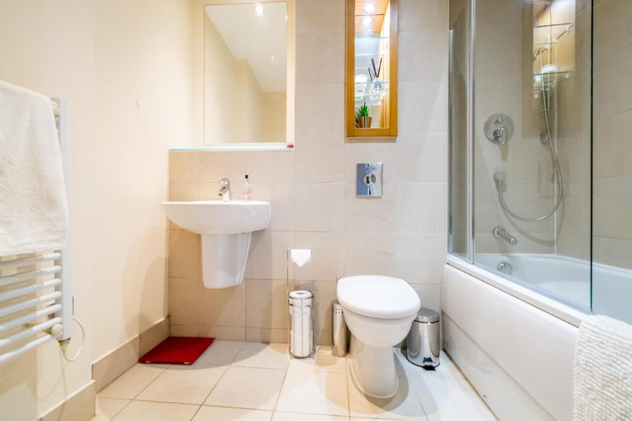 Spacious City 2 Bed, 2 Bath, Free Parking & Wifi Sheffield Buitenkant foto